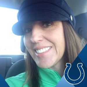 Meet your Posher, Lora